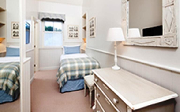 The Loch Lomond Arms Hotel Лус Екстериор снимка