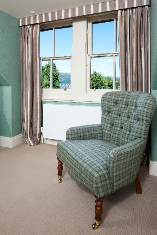 The Loch Lomond Arms Hotel Лус Екстериор снимка