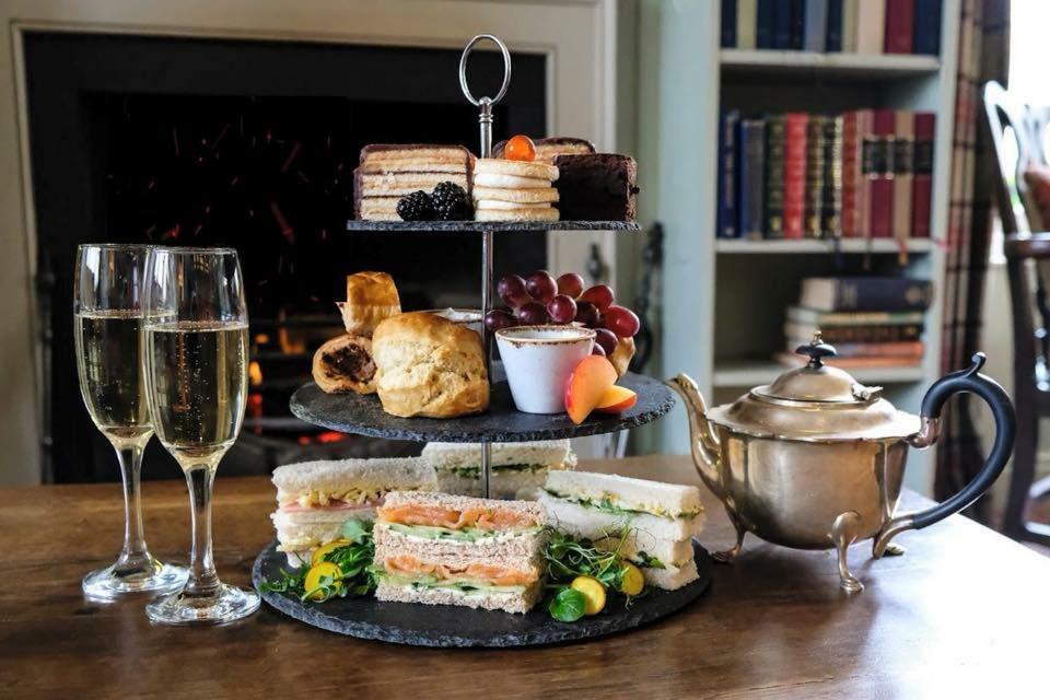 The Loch Lomond Arms Hotel Лус Екстериор снимка
